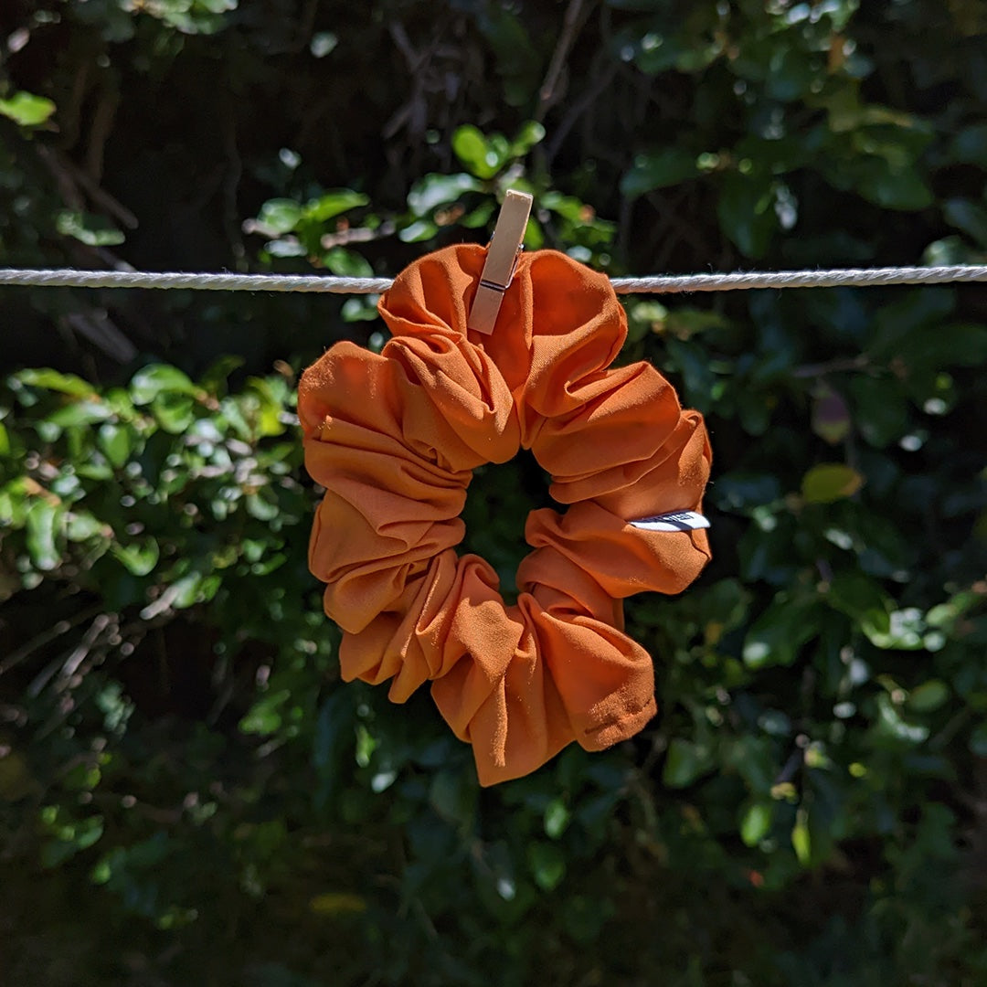 scrunchie-care-hanging-air-drying